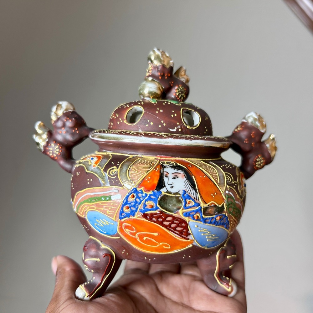 Satsuma Moriage Incense Burner Koro Japanese Asian Hand Painted Ceramic antique